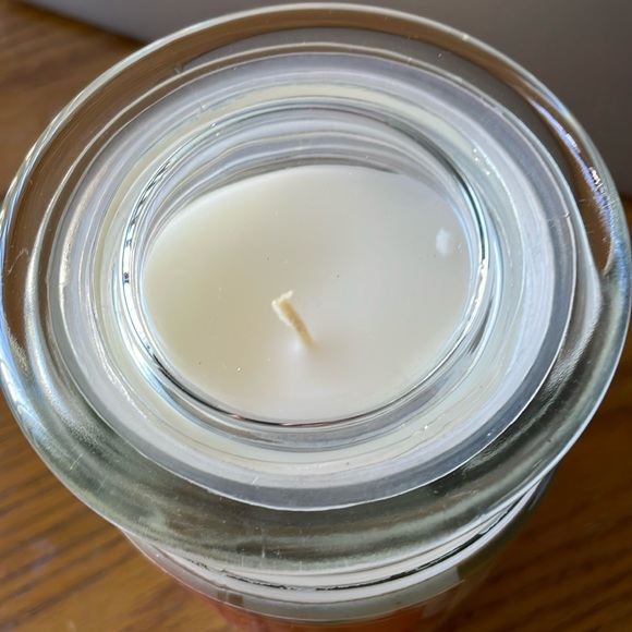 NEW Ashland Frosted Sugar Cookie Candle 16.4oz - Picture 2 of 3